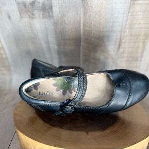 Taos Footwear Black Mary Jane Heels
